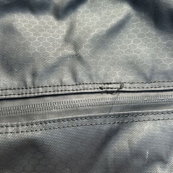 IN-N-OUT BURGER duffle bag - Picture 4 of 7